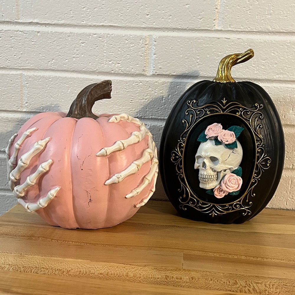 Pink and gothic victorian Halloween pumpkin set